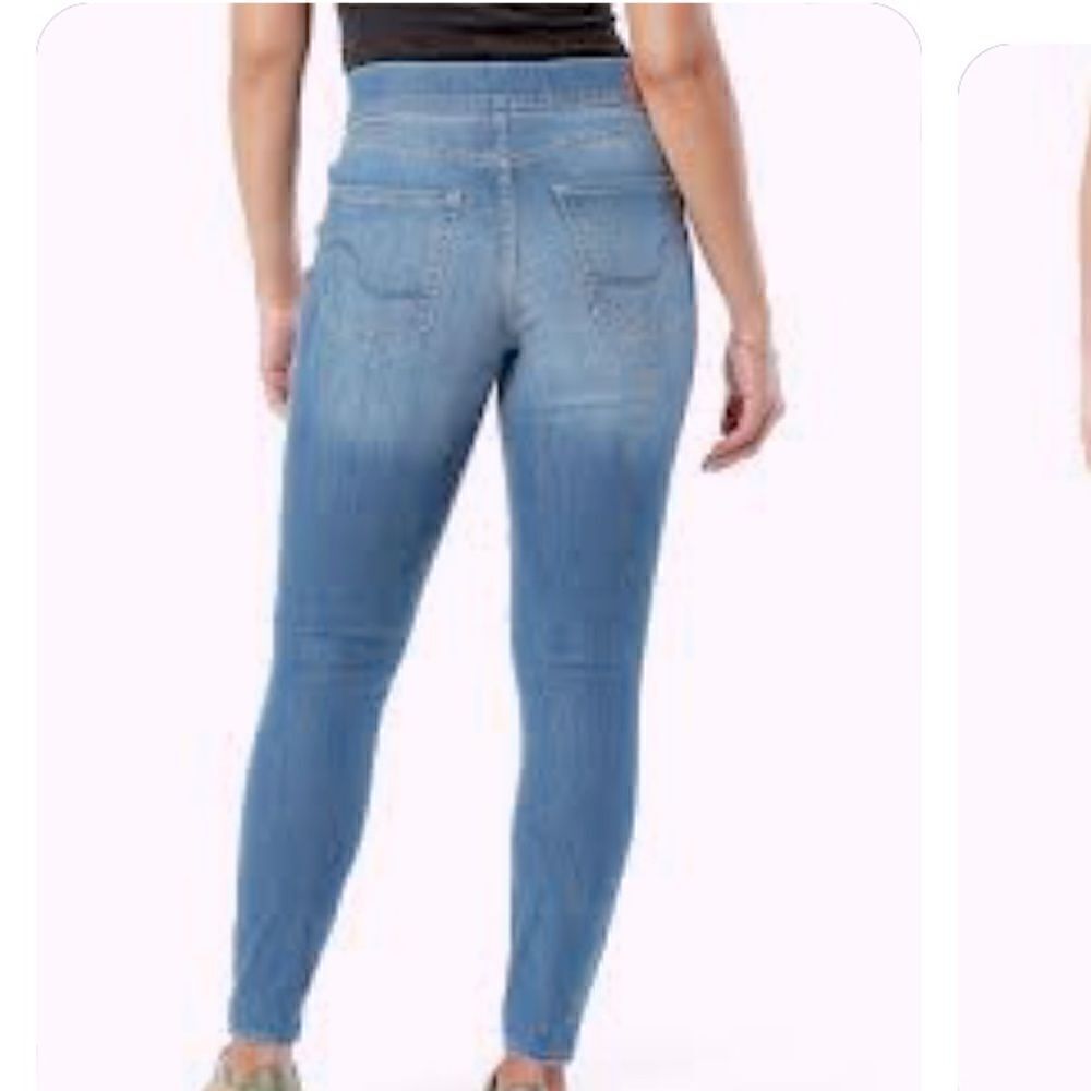 Levis Pull on High Rise Skinny! Shaping Jeans!